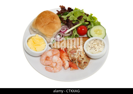 Meeresfrüchte-Platte auf einem Teller isoliert gegen weiß Stockfoto