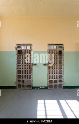 Gefängnis-Zelle Türen in der Frauen Ward, an der alten Idaho State Penitentiary, Boise, Idaho, USA. Stockfoto