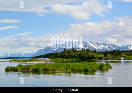 Naknek Lake und die umliegenden Berge. Katmai Nationalpark und Reservat. Alaska, USA. Stockfoto