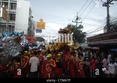 Dragon Parade, The Shrine of der Stadt-Gott-Parade in Samut Sakhon Provinz, Thailand Stockfoto