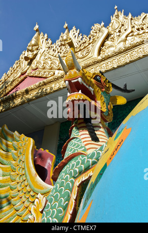 "Der Hüter Beschützer", Dhammikarama birmanischen buddhistischen Tempel, Georgetown, Penang, Malaysia. Stockfoto