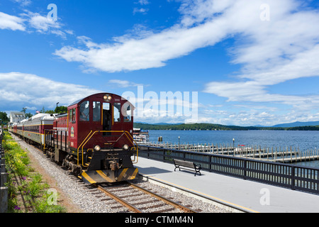 Lakeside Zugfahrt in Wehre Strand am See Winnipesaukee, Seen, New Hampshire, USA Stockfoto