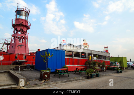 Trinity Boje Feuerschiff und Fat Boys Diner - London, England Stockfoto