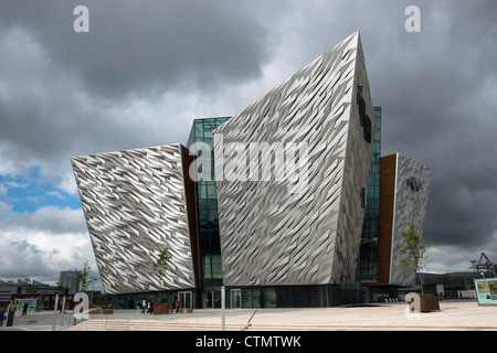 Titanic Belfast Besucherattraktion und Denkmal in Titanic Viertel von Belfast, Nordirland. Stockfoto