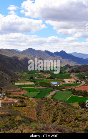 Koo Valley auf der Suche in Richtung Montague, kleine Karoo, Western Cape, Südafrika Stockfoto