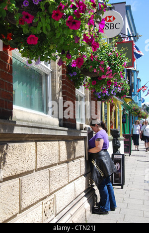 Cash-Automaten in High Street Glastonbury Vereinigtes Königreich Stockfoto