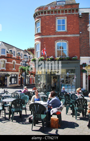 Heaphy Café, Marktplatz Glastonbury Somerset England Stockfoto