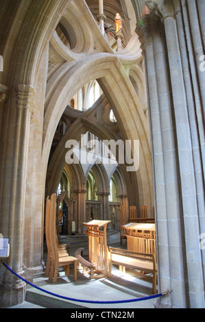 Innenraum der Wells Cathedral Somerset England Stockfoto