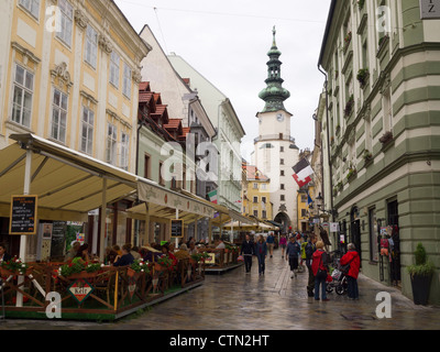Turm der Kirche St. Michael in Bratislava, Slowakei, Osteuropa Stockfoto