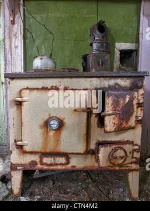 Rayburn in einem verlassenen Croft Haus auf Berneray, Schottland Stockfoto