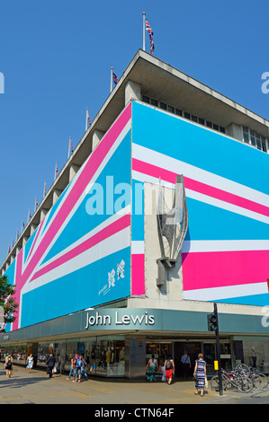 John Lewis-Kaufhaus in der Oxford Street, eingehüllt in eine Riesen große Anschluß-Markierungsfahne, den Status der Geschäfte in London 2012 zu fördern Stockfoto