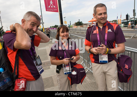 Leere Landschaft noch unbenutzt Radsport Zeit Studien Einrichtungen auf dem Gelände des Tudor König Heinrich der Heinrich der achtes Hampton Court Palace im Südwesten London - Teil der Olympischen Spiele 2012 in London. Die Endabrechnung für die Olympischen Spiele 2012 könnte nach einer Untersuchung zehnmal höher als die ursprüngliche Schätzung. Die vorhergesagte Kosten der Spiele als London das Gebot im Jahr 2005 gewann war £2 .37billion. Diese Zahl hat jetzt, mehr als £12billion spiralförmig und gelangte so viel wie £24billion, Sky Sports Untersuchung behauptet. Stockfoto