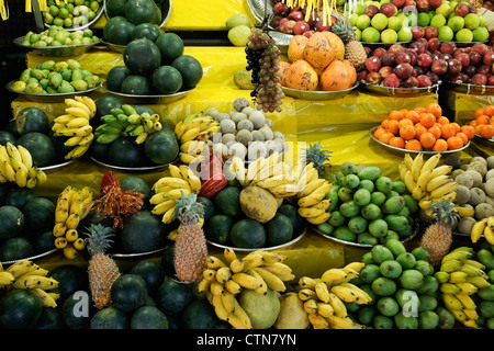 Obst-Angebote zu Tempel, Katagarama, Sri Lanka Stockfoto