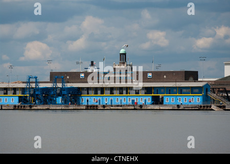 London International Cruise Terminal auf dem Fluss Themse Tilbury Essex UK Stockfoto