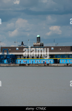 London International Cruise Terminal auf dem Fluss Themse Tilbury Essex UK Stockfoto