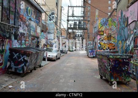 Graffiti-Gasse im Zentrum von Rapid City, South Dakota Stockfoto