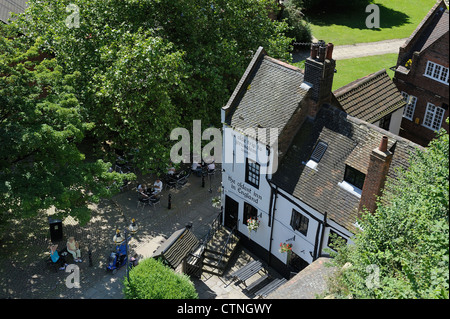 Ye Olde Reise nach Jerusalem, entnommen aus der Burg Nottingham England uk Stockfoto