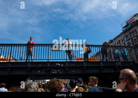 Nyhavn in Kopenhagen ist ein beliebter erholsamen Gegend im Sommer Stockfoto