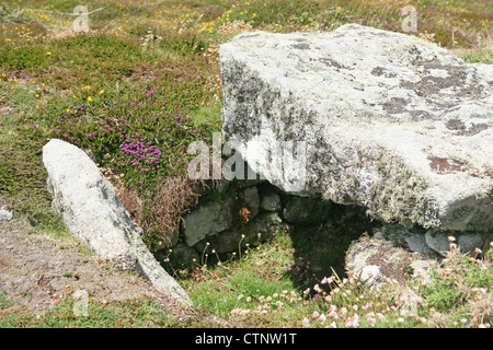 15. C BC prähistorischen gekammert Grab auf Gugh neben St Agnes Scilly Isles Isles of Scilly Cornwall England UK Großbritannien GB Stockfoto