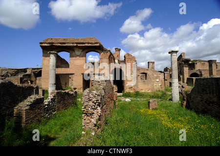 Italien, Rom, Ostia Antica, römisches Haus namens Caseggiato degli Aurighi, Gebäude der Wagenkämpfer Stockfoto