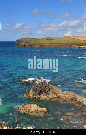 Blick über Newtrain Bay in Richtung Trevone Bay, North Cornwall, England, UK Stockfoto