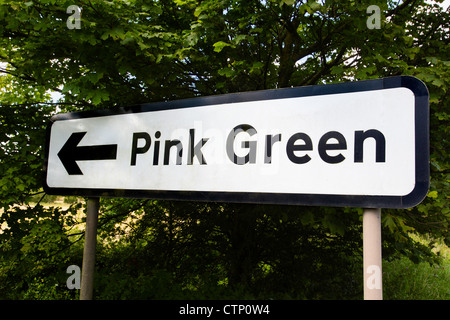 Ein Straßenschild, das Dorf Rosa Grün in Worcestershire, UK Stockfoto