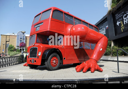 25.07.12 präsentiert der Tschechische Bildhauer David Cerny seine Skulptur mit dem Titel, London Booster, Stockfoto