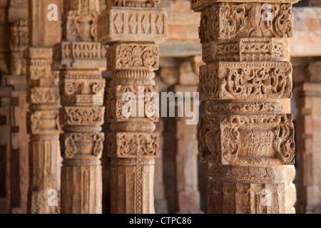 Detail der Qutub Minar / Qutb Minar, UNESCO-Weltkulturerbe und höchste Minarett in Delhi, Indien Stockfoto