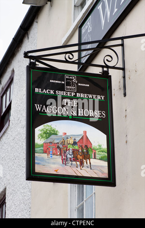 Der Waggon & Pferde ein 17. Jahrhundert Inn  Pub anmelden Bedale, eine Stadt in North Yorkshire, UK Stockfoto