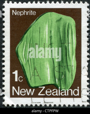 Neuseeland - CIRCA 1982: Briefmarken gedruckt in Neuseeland, zeigt Nephrit, ca. 1982 Stockfoto