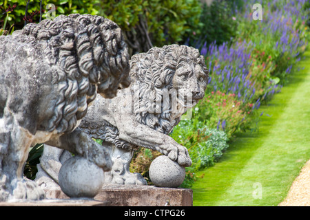 Löwen-Statuen in Osborne House, East Cowes, Isle Of Wight, Hampshire, England, UK Stockfoto