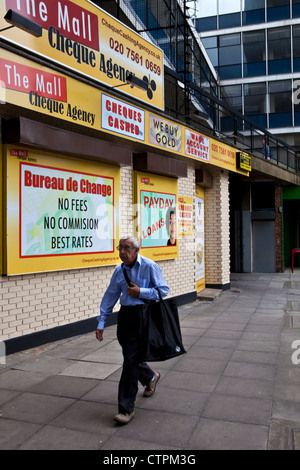 Zahltag Darlehen Unternehmen, die Mall-Scheck-Agentur Torbogen London Stockfoto