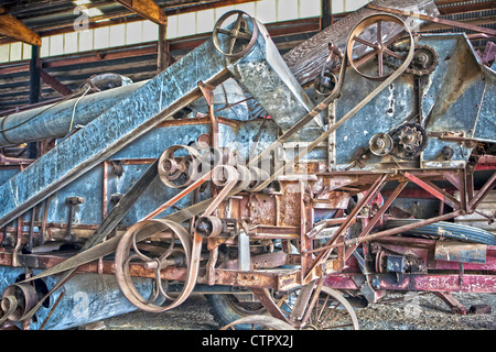 Riementriebe auf antiken Bauernhof Erntemaschinen Stockfoto