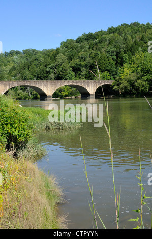 Gatliff Brücke oberhalb des Wasserfalls am Cumberland River in Cumberland Falls State Park, Kentucky Stockfoto