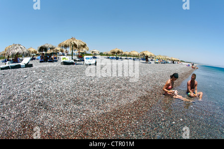 Menschen am Mojito Beach Rhodos griechische Inseln Griechenland Stockfoto