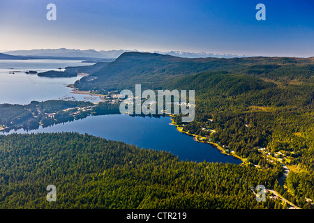 Luftaufnahme von Auke-See und die Bucht, Juneau, Alaska Southeast, Sommer Stockfoto