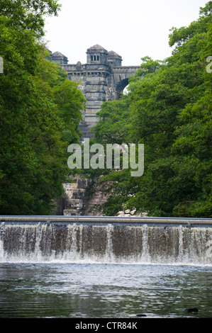 Der Lake Vyrnwy Damm von flussabwärts gesehen Stockfoto