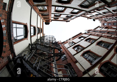 Architektur, Innenhof, Wurm Perspektive, Bürogebäude, Sandtorkai-Hof, Hamburg, Deutschland, Europa Stockfoto