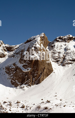 Cliff steht bei Alba bei Canazei Val Di Fassa Dolomiten Italien Stockfoto
