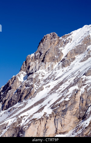 Cliff steht bei Alba bei Canazei Val Di Fassa Dolomiten Italien Stockfoto