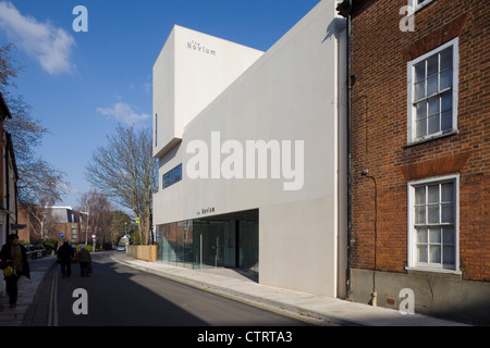 Das neue Chichester District Museum, jetzt genannt das Novium sitzt im nordwestlichen Quadranten Chichester, oben Weststraße und der Stockfoto