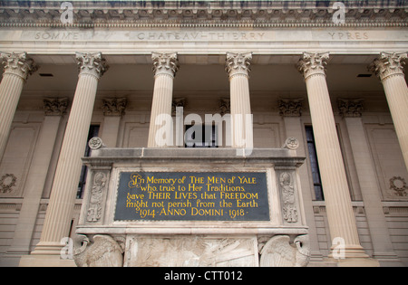 Kenotaph außerhalb Hewitt Viereck im Yale New-Haven Stockfoto