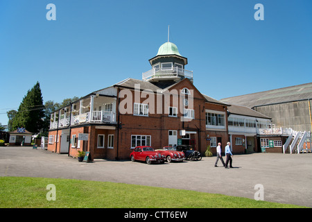 Das Clubhaus in Brooklands Museum, Brooklands, Weybridge, Surrey, England, Vereinigtes Königreich Stockfoto