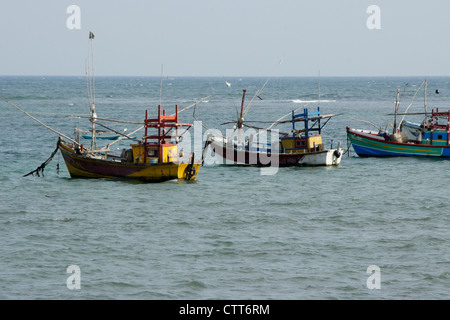 Angelboote/Fischerboote verankert in Weligama Bay, Sri Lanka Stockfoto
