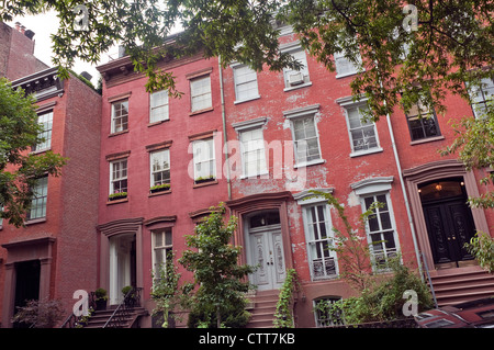 New York, NY - 31. Juli 2012 Westdorf Reihenhäuser. Stockfoto