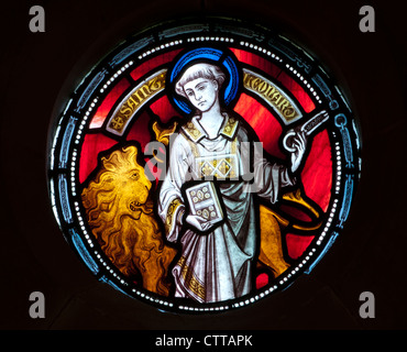 Saint Leonard Glasmalerei, St. Leonard Kirche, Birdingbury, Warwickshire, UK Stockfoto