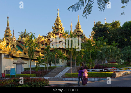 Shwedagon-Pagode Eingang, Yangon, Myanmar Stockfoto