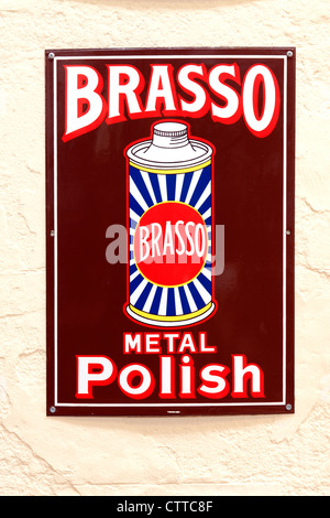 Vintage Metall Werbung Horten für Brasso Metall polnischen. Stockfoto