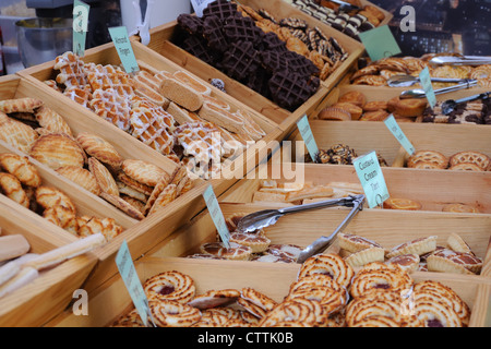 Das Merchant City Festival 2012 in Glasgow, französische Biskuit Stall. Stockfoto