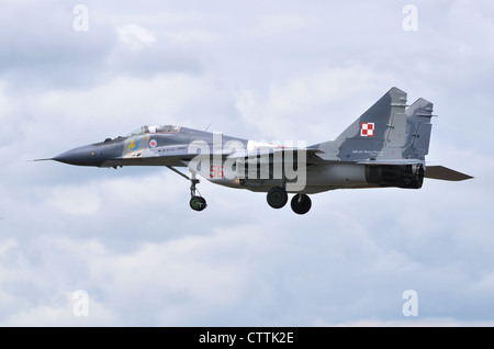 Mikoyan-Gurevich Mig-29A betrieben durch die polnische Luftwaffe am Ansatz der Landung an RAF Fairford Stockfoto